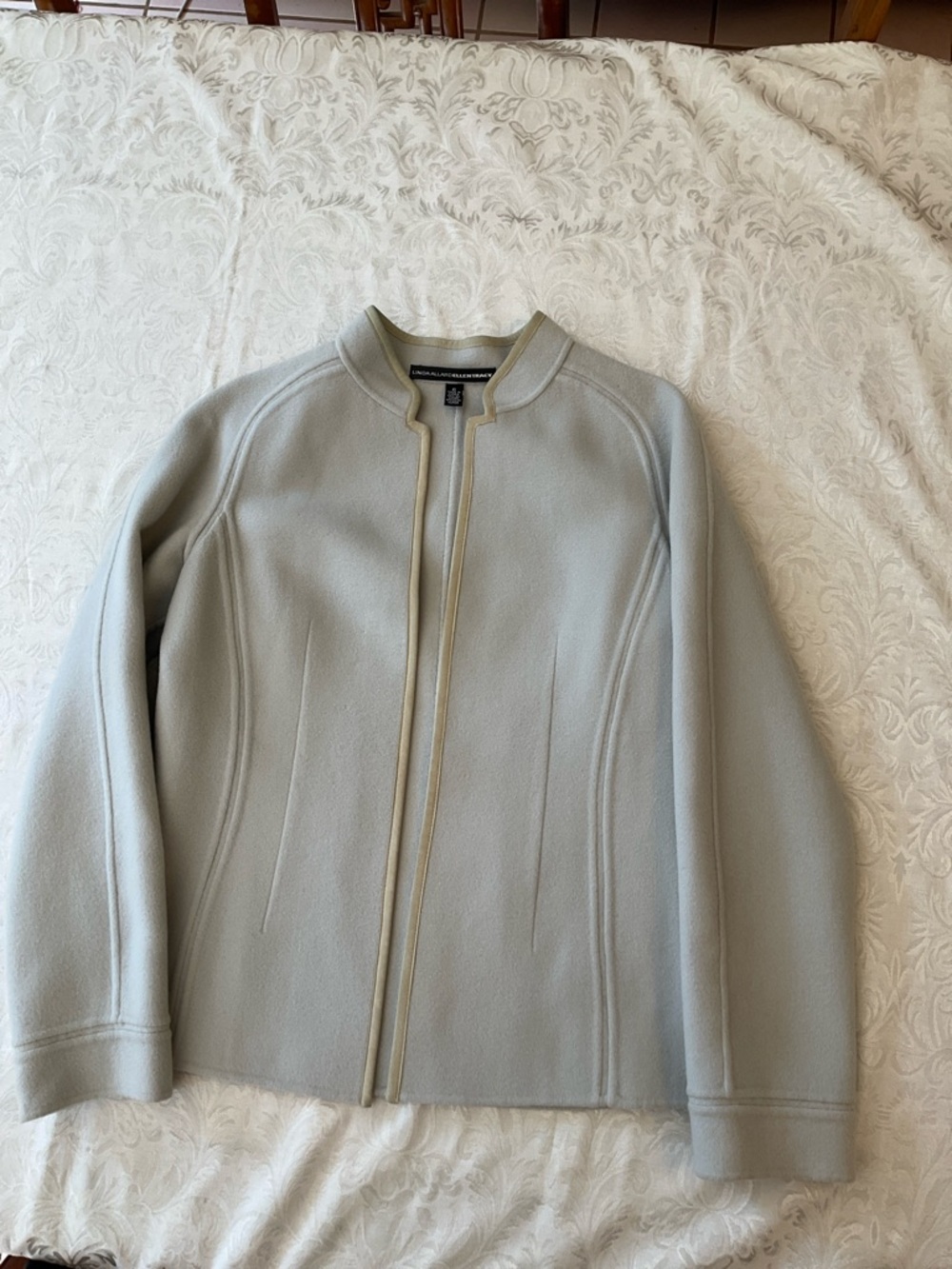 LindaAllenEllenTracy Women's Light Gray Collarless Wool Jacket with Cream Trim